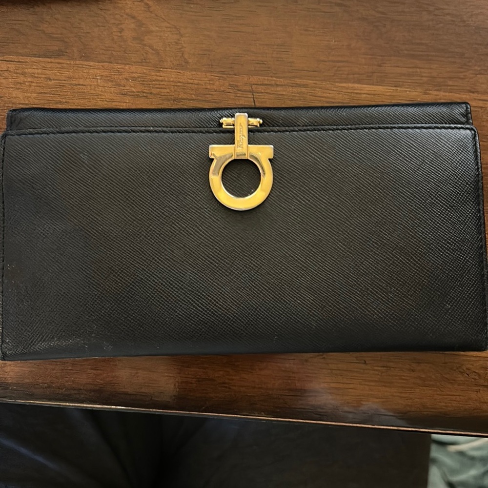 COPY - Salvatore Ferragamo Continental Wallet